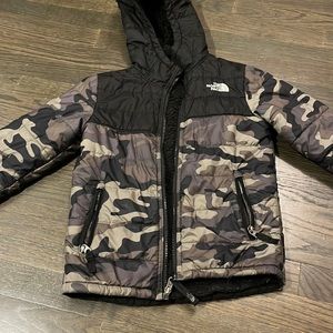 Army / Black Boys North Face Coat